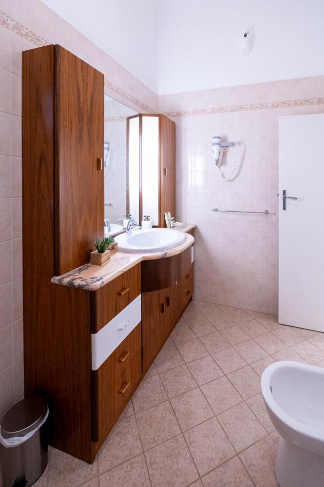 Dea Luxury Casa Vacanze- Zona Chiesa A Trullo - Αλμπερομπέλο Εξωτερικό φωτογραφία